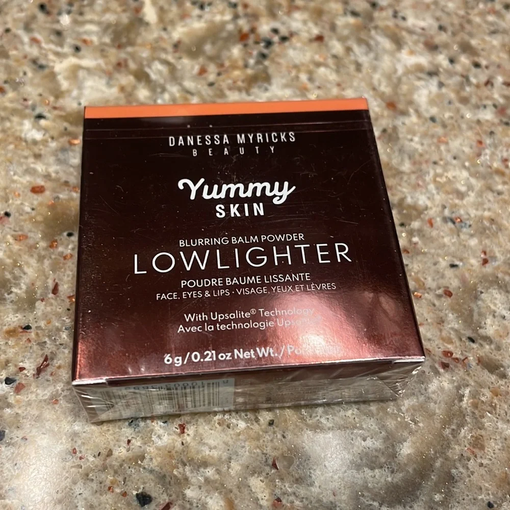 NEW Danessa Myricks Beauty  Yummy Skin Blurring Balm Powder Lowlighter Soft Glow